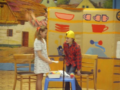 Hraje celá dědina aneb S veselou myslí na nesmysly. - 18.3.2006